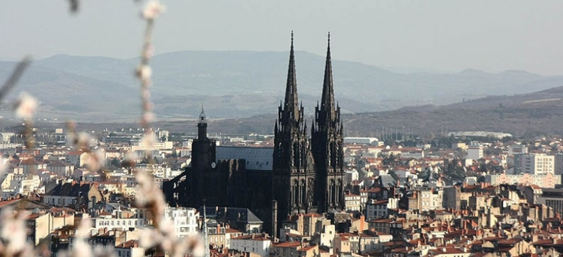 Cathédrale Notre-Dame de Clermont-Ferrand, laves volcaniques